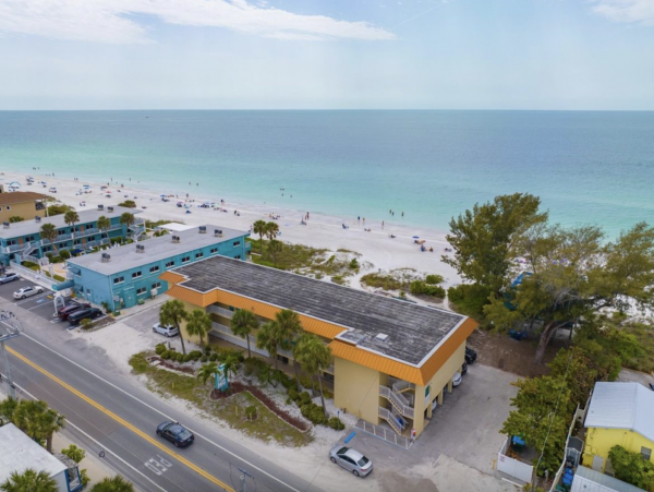 Beachfront Studio Beautiful Gulf Views